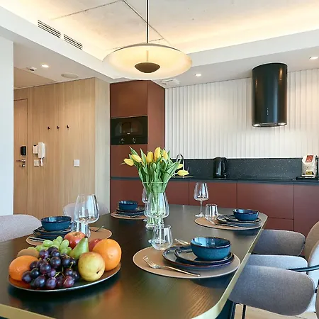 Golden Hour Apartments- Loft H 302 *